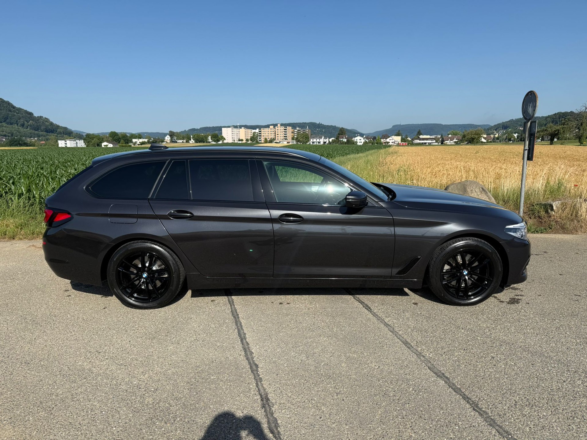 BMW 520d xDrive Touring Sport Line Steptronic-image-2
