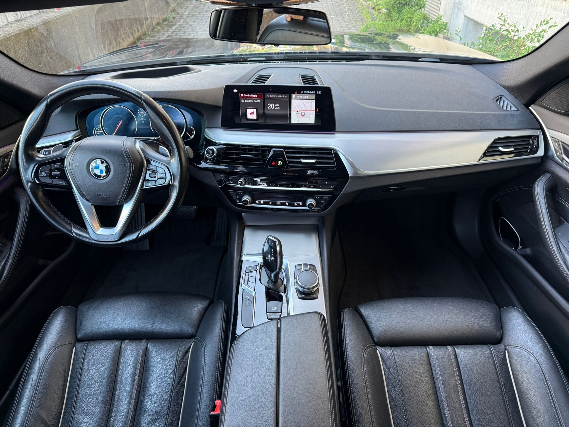 BMW 520d xDrive Touring Sport Line Steptronic-image-6