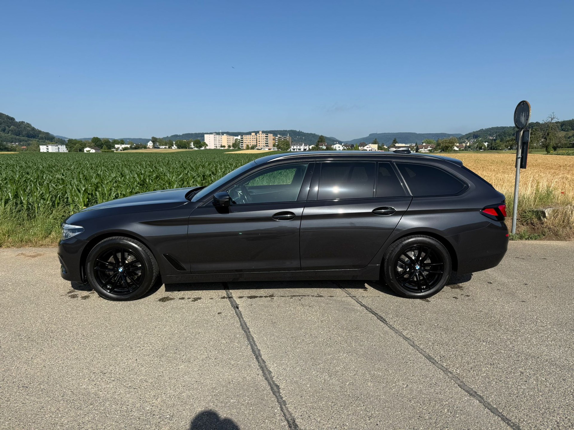 BMW 520d xDrive Touring Sport Line Steptronic-image-1