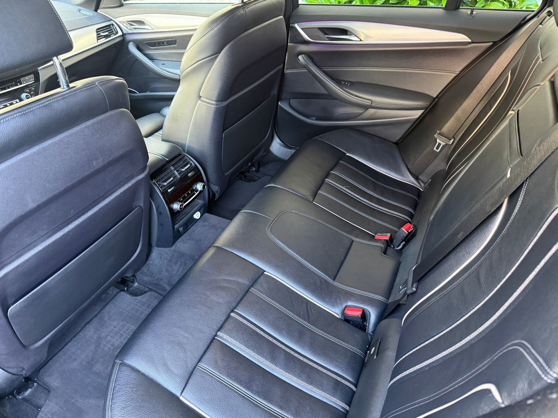 BMW 520d xDrive Touring Sport Line Steptronic-image-8