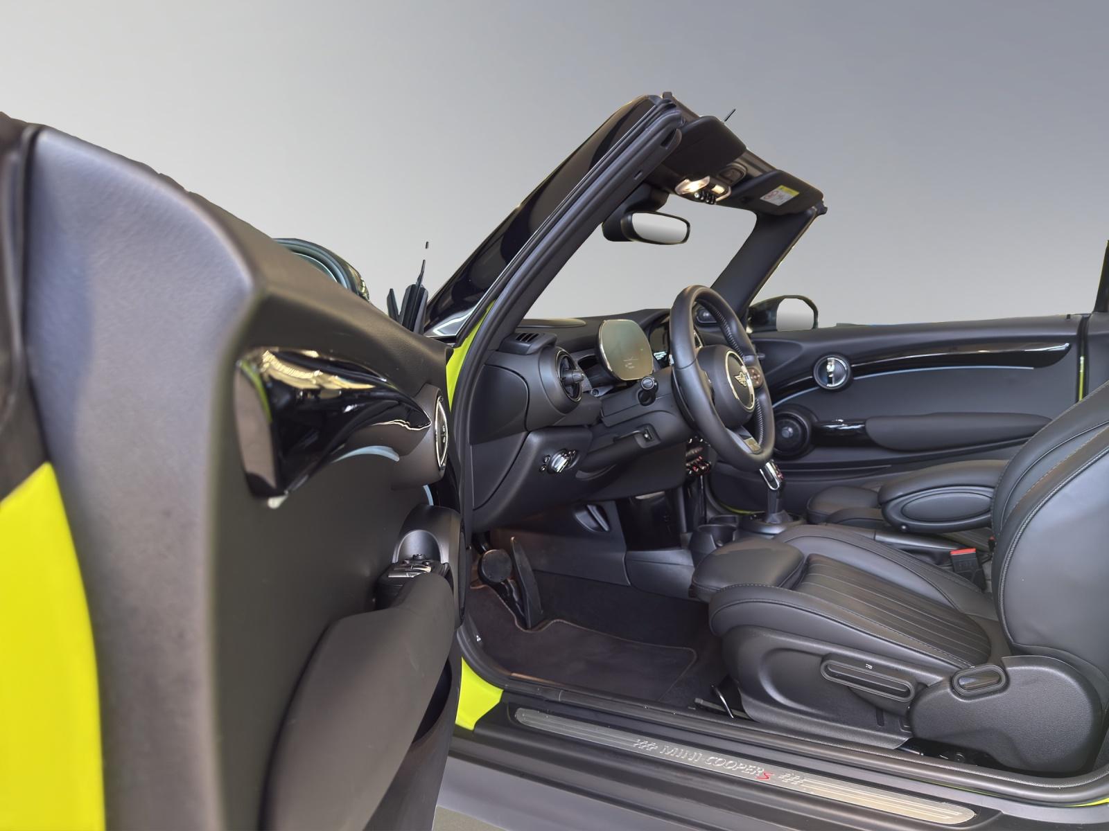 MINI Cabrio Cooper S-image-9