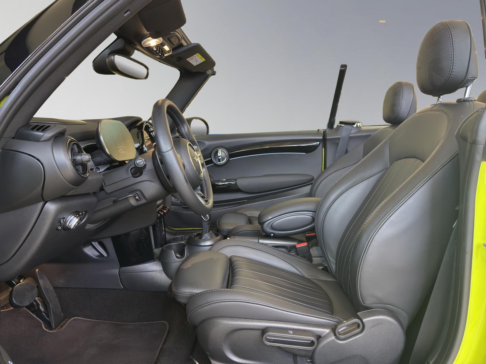 MINI Cabrio Cooper S-image-10