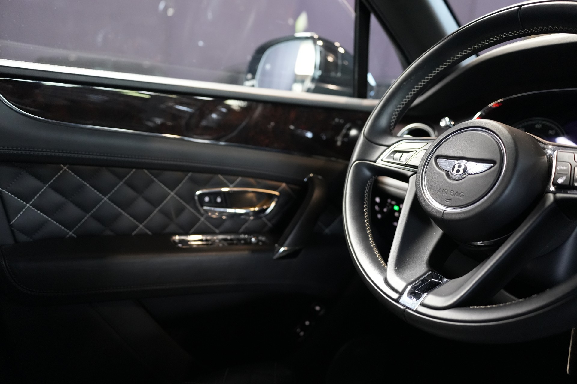 BENTLEY Bentayga W12 First Edition-image-7
