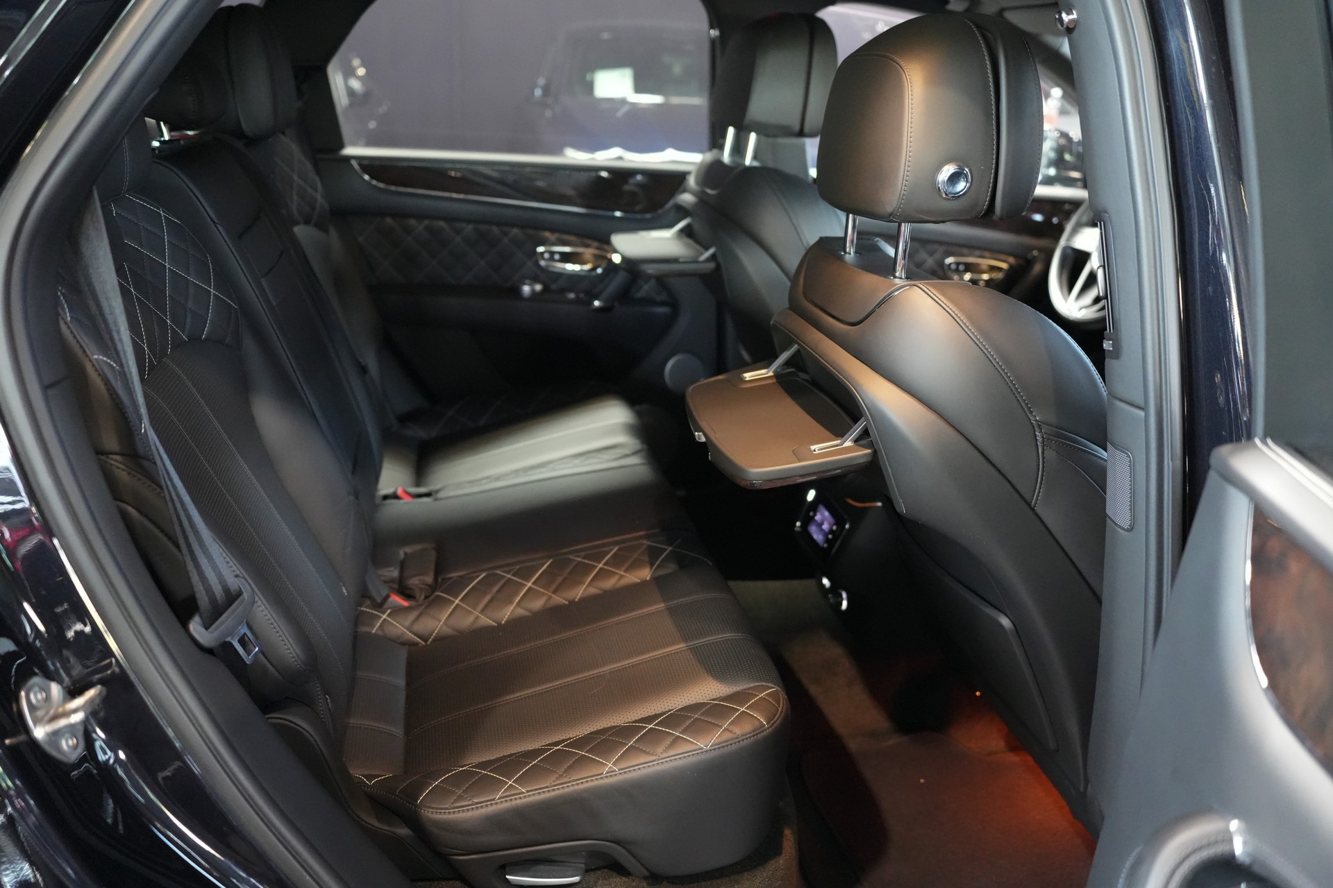BENTLEY Bentayga W12 First Edition-image-9