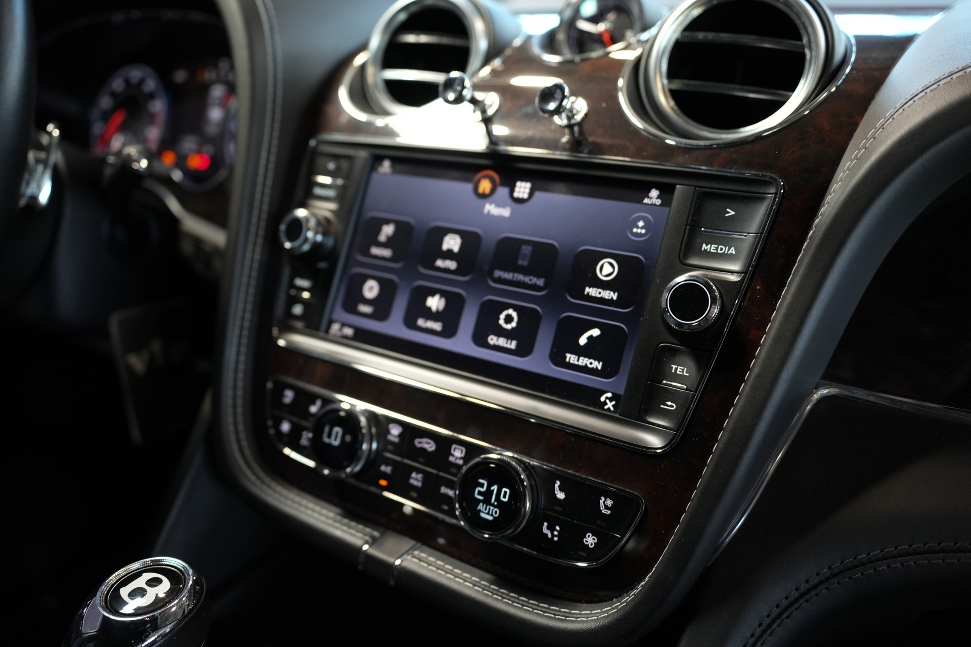 BENTLEY Bentayga W12 First Edition-image-11