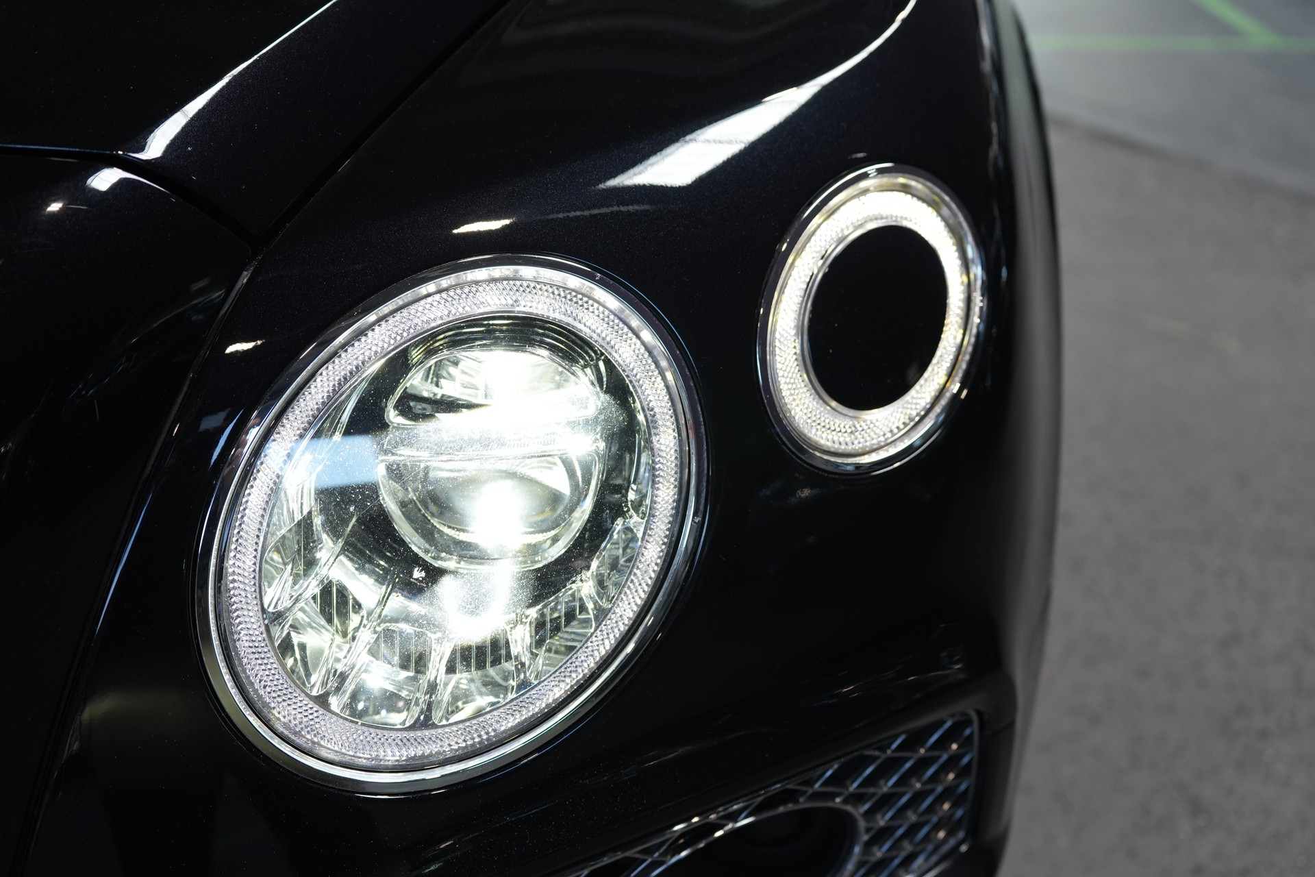 BENTLEY Bentayga W12 First Edition-image-5