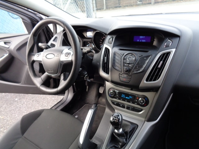 FORD Focus 1.0 SCTi Titanium-image-8