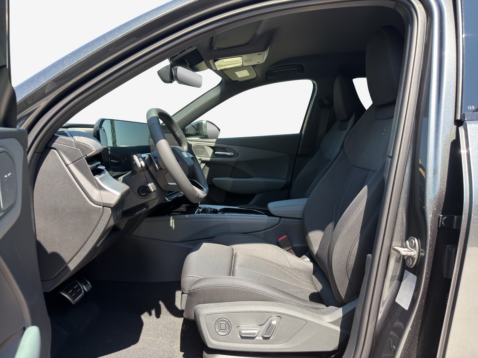 AUDI Q3 SUV TFSI quattro 150 kW S tronic-image-7