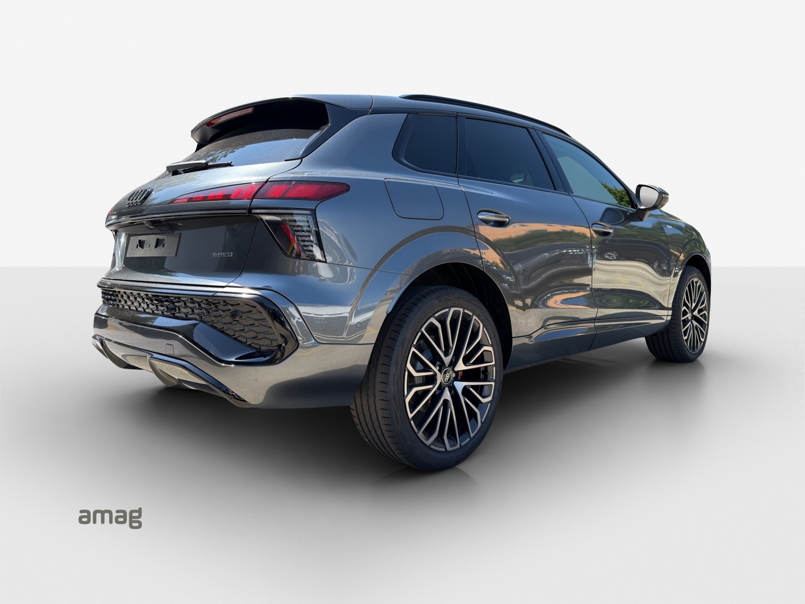 AUDI Q3 SUV TFSI quattro 150 kW S tronic-image-4