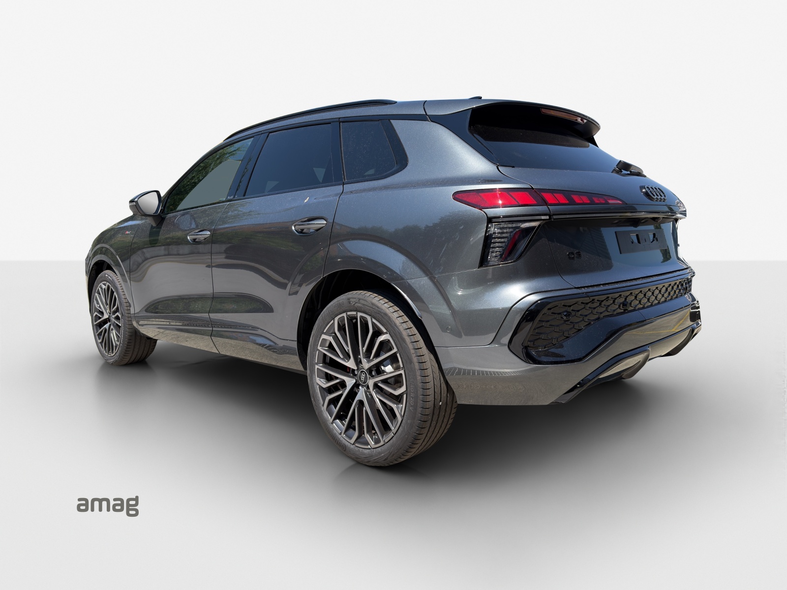 AUDI Q3 SUV TFSI quattro 150 kW S tronic-image-2