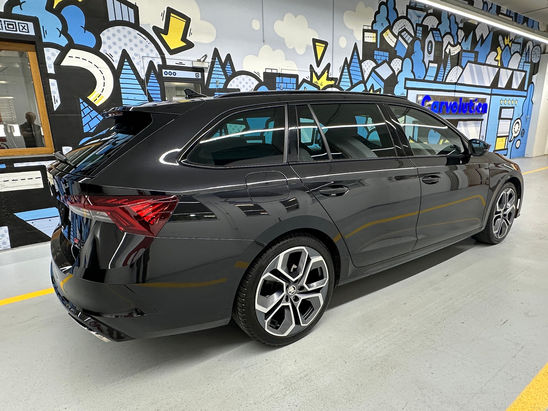 SKODA Octavia Combi 2.0 TDI DSG RS 4x4-image-3