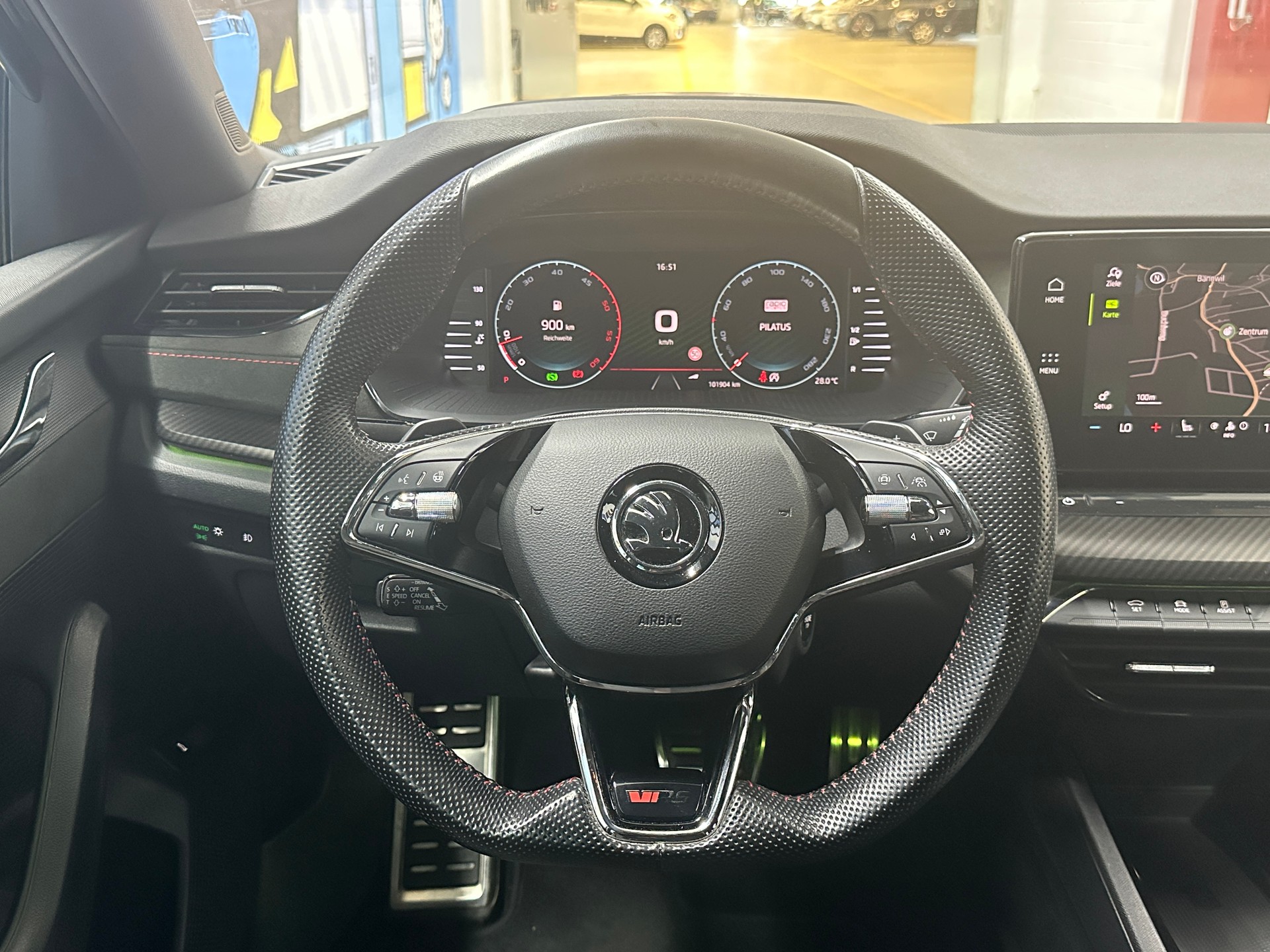SKODA Octavia Combi 2.0 TDI DSG RS 4x4-image-10