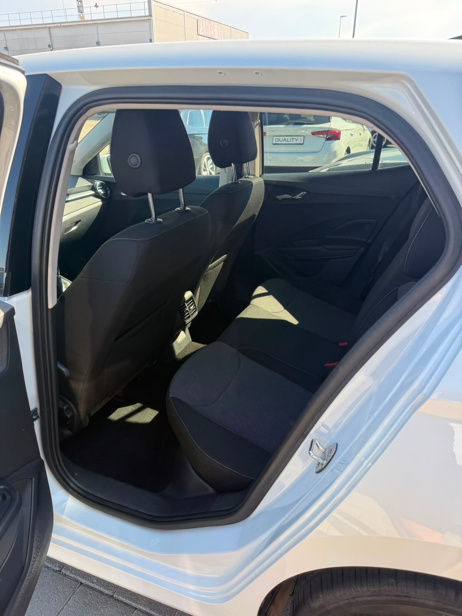 SKODA Fabia 1.0 TSI Dynamic DSG-image-11