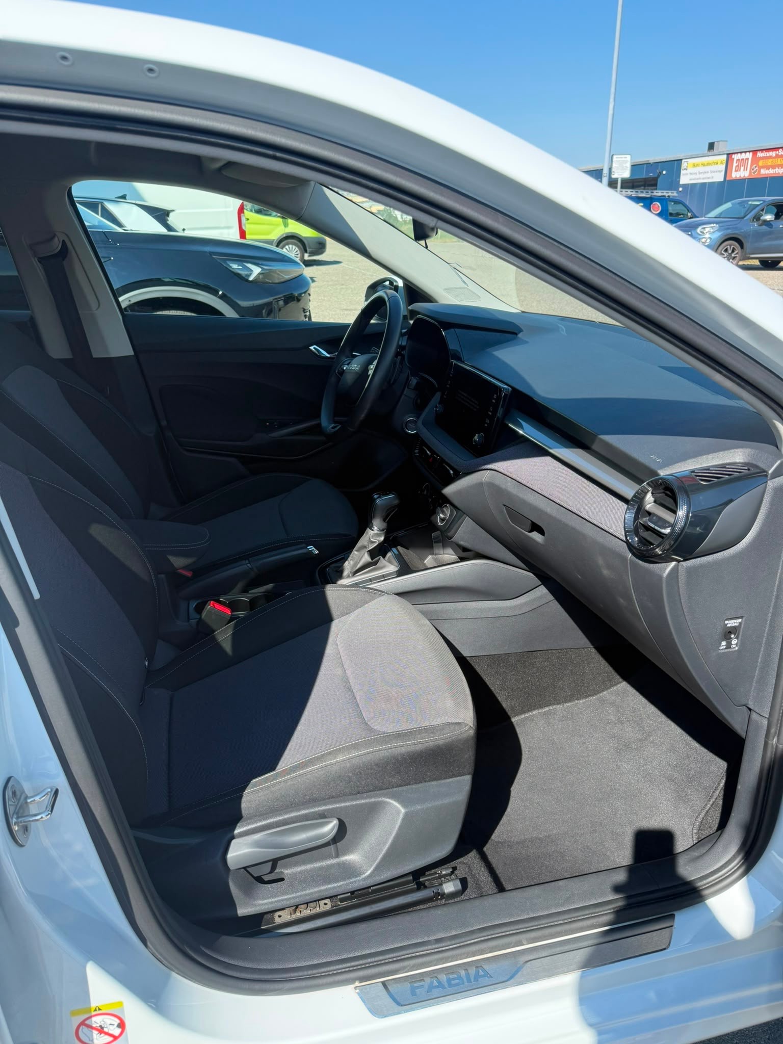 SKODA Fabia 1.0 TSI Dynamic DSG-image-10