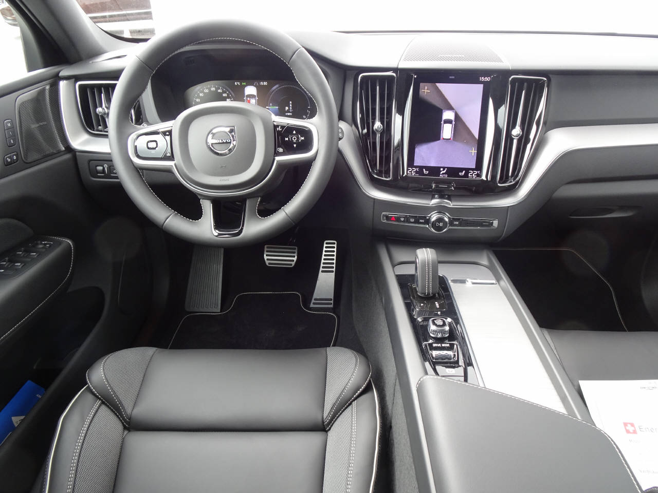 VOLVO XC60 2.0 T6 TE R-Design eAWD-image-1