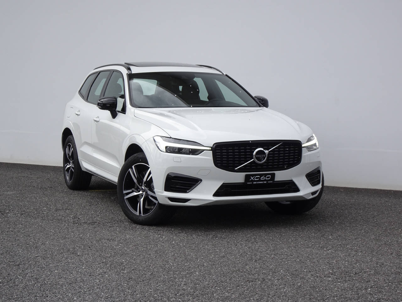 VOLVO XC60 2.0 T6 TE R-Design eAWD-image-3
