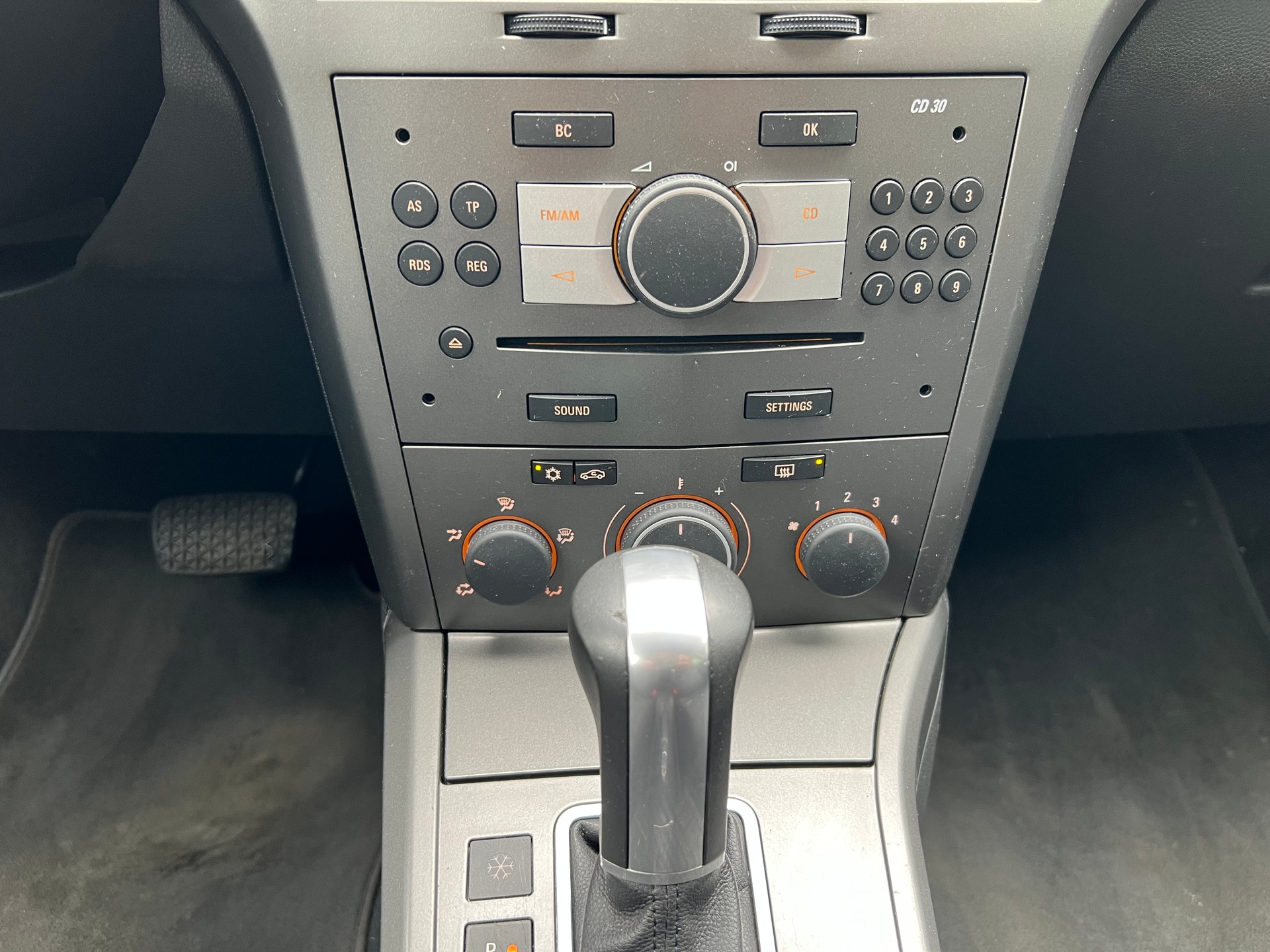 OPEL Astra 1.8i 16V Enjoy-image-13