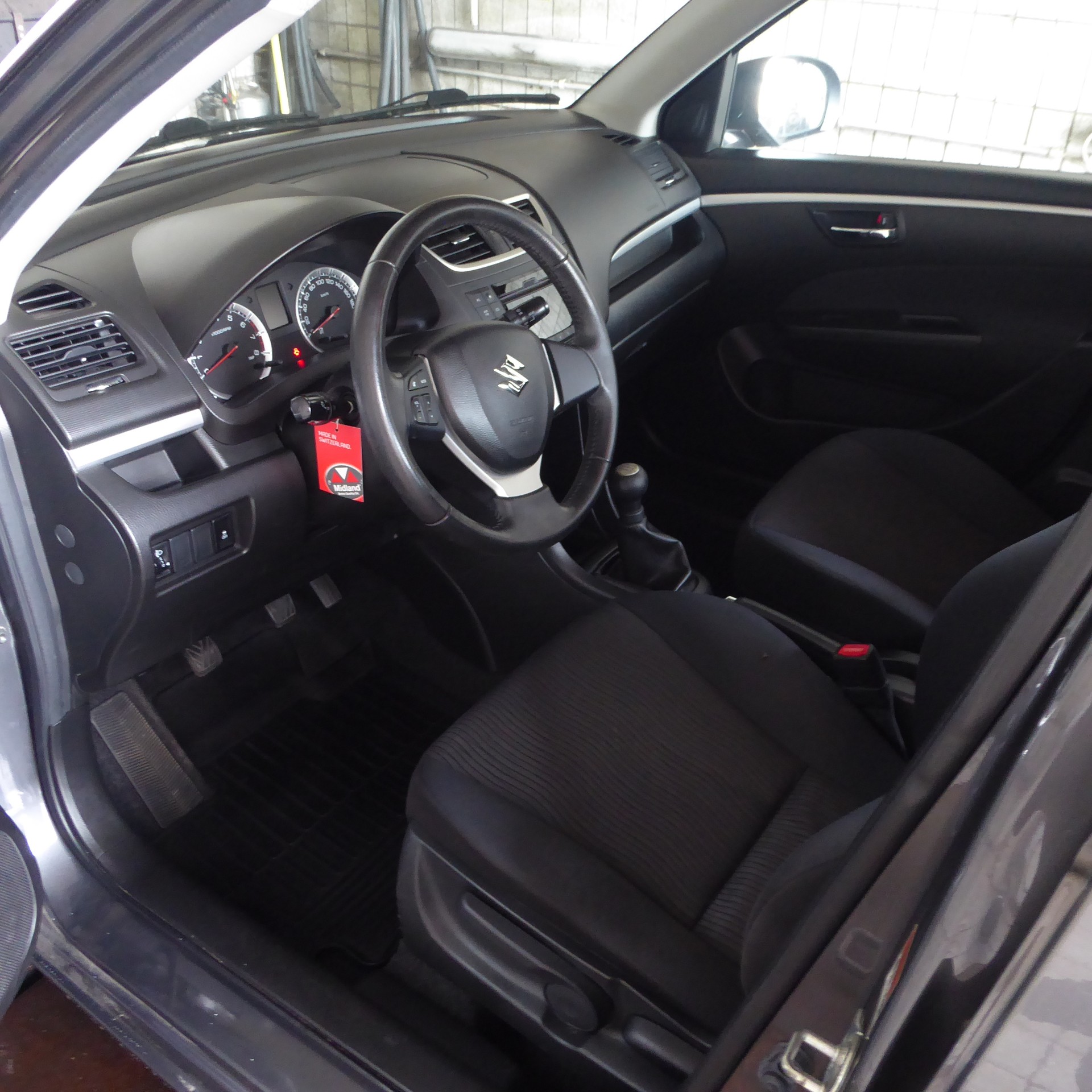 SUZUKI Swift 1.2i 16V GL 4x4-image-4