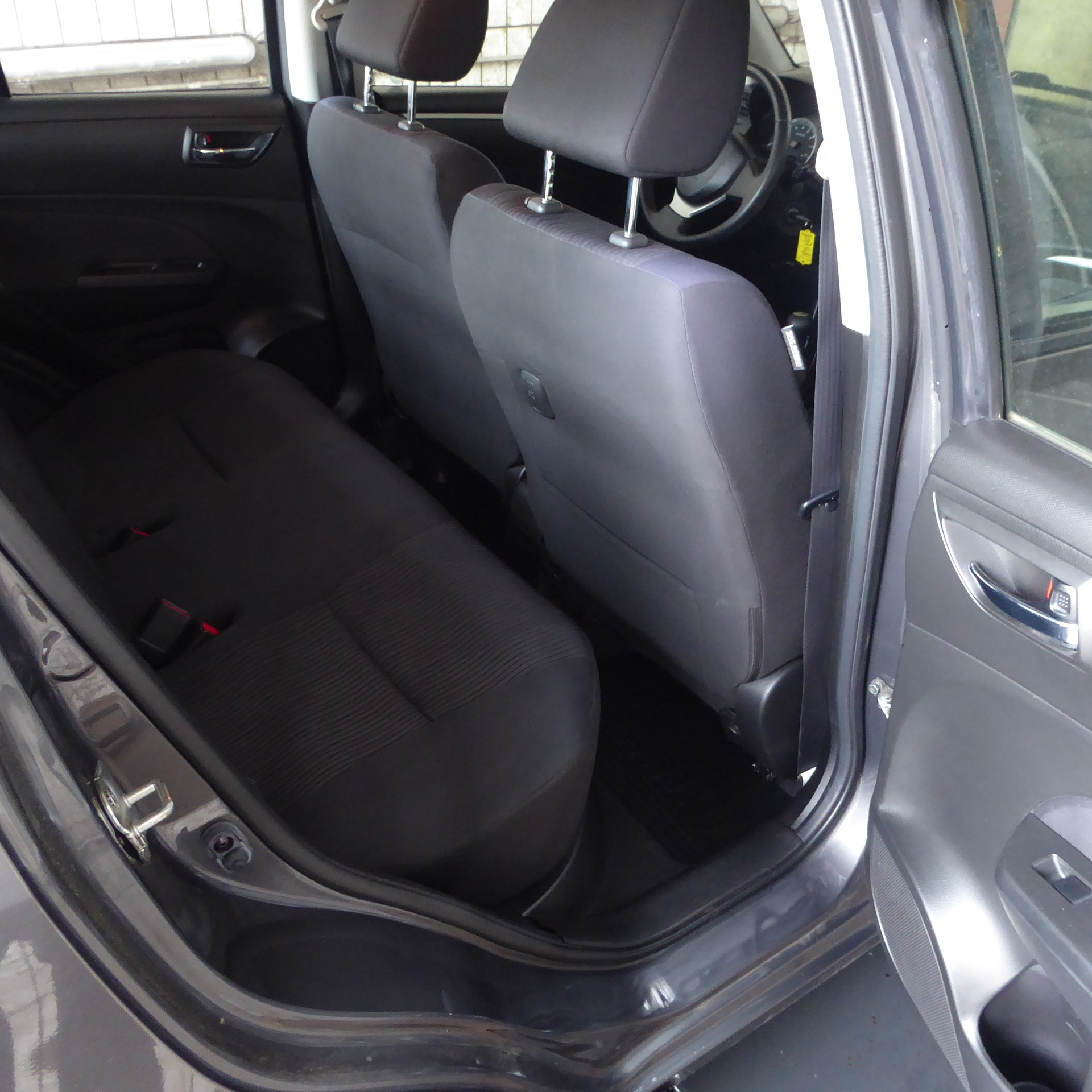 SUZUKI Swift 1.2i 16V GL 4x4-image-7