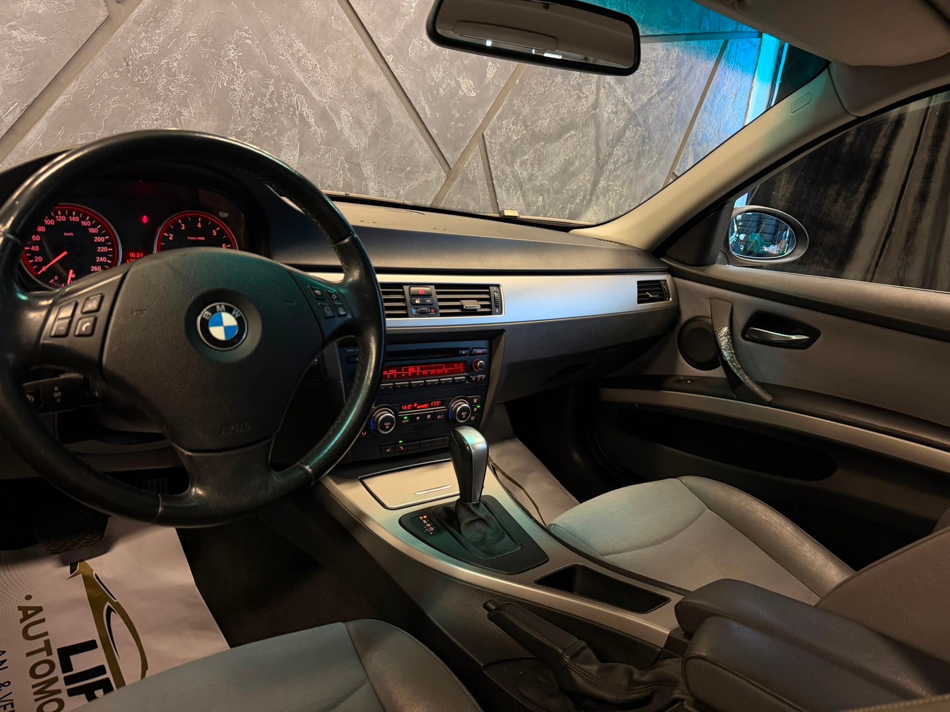 BMW 325i more4you-image-9