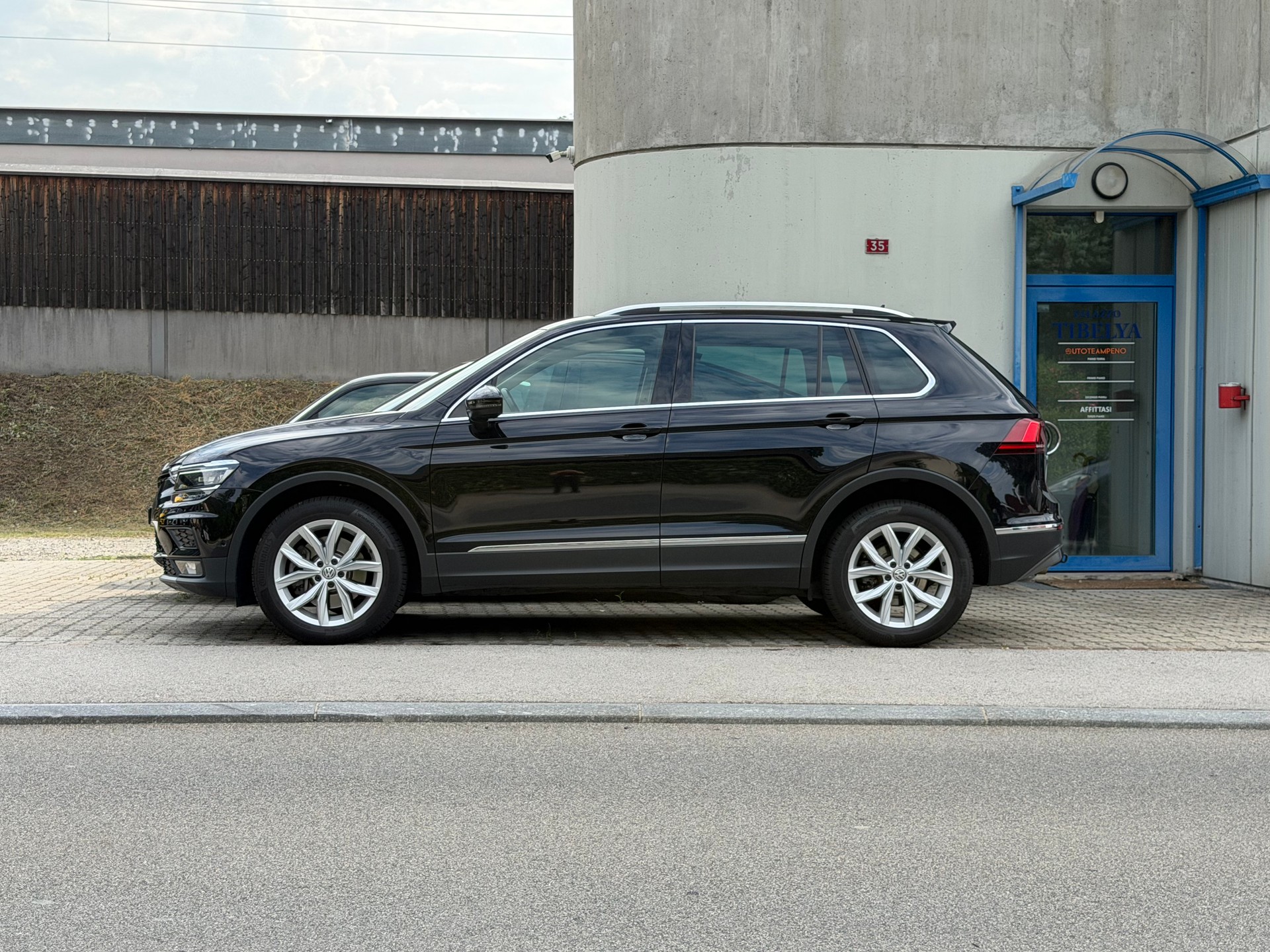 VW Tiguan 2.0TSI Highline 4Motion DSG-image-3