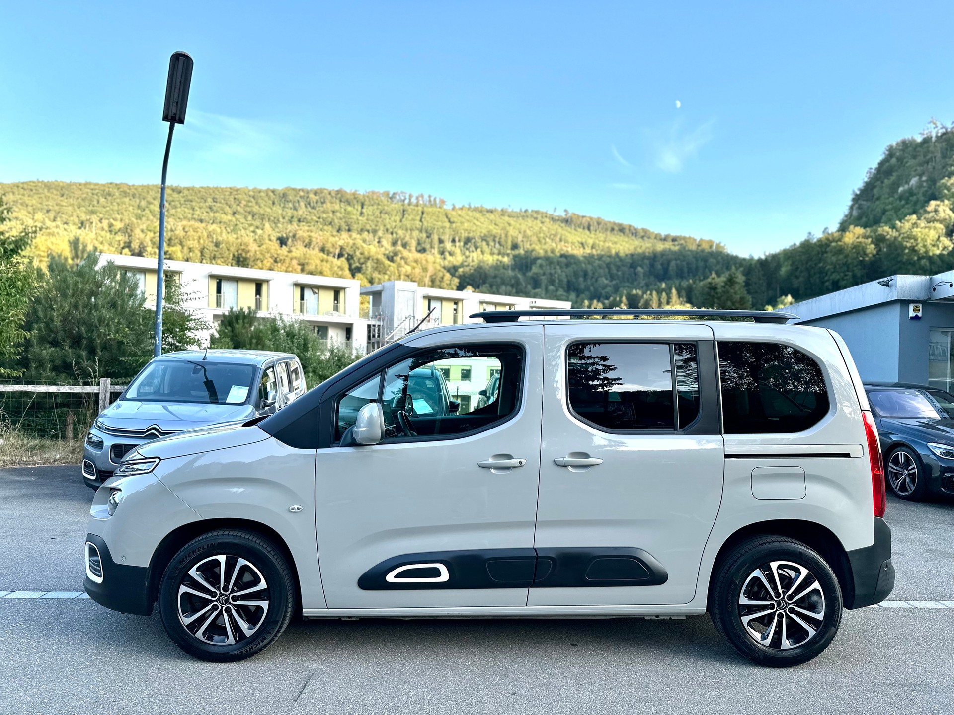 CITROEN Berlingo 1.5 BlueHDi Shine EAT8-showroom-element-3