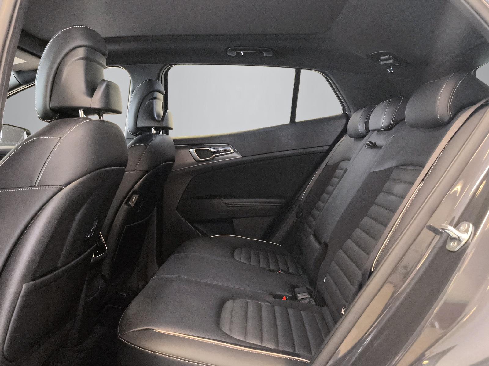 KIA Sportage 1.6 T-GDi Hybrid GT-Line-image-9