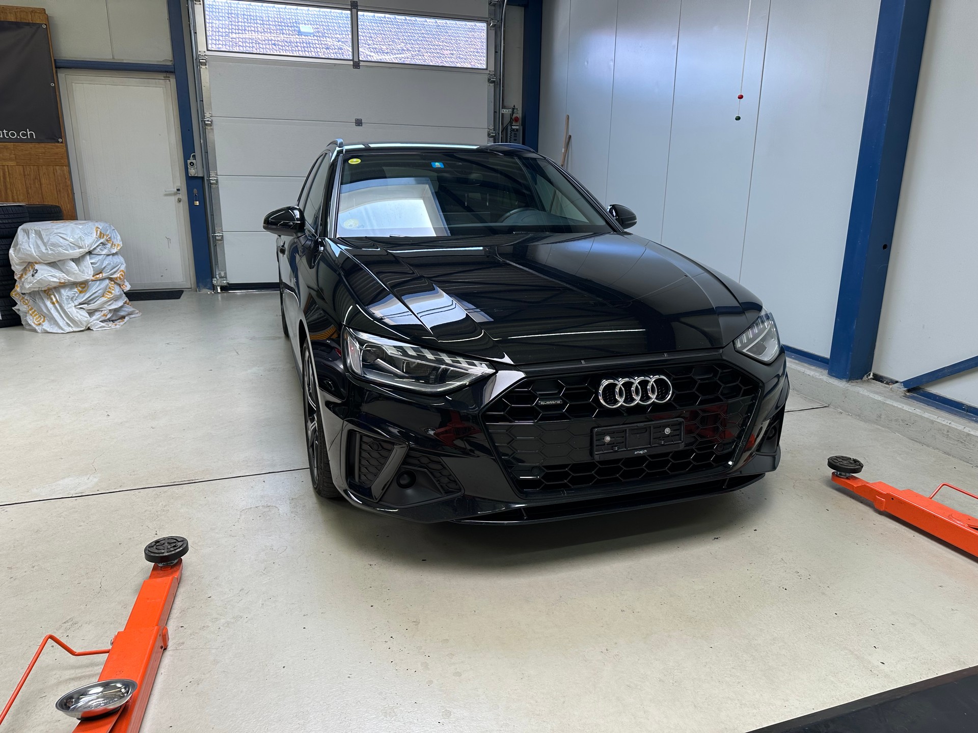 AUDI A4 Avant 40 TDI S line Attraction quattro S-tronic-image-1