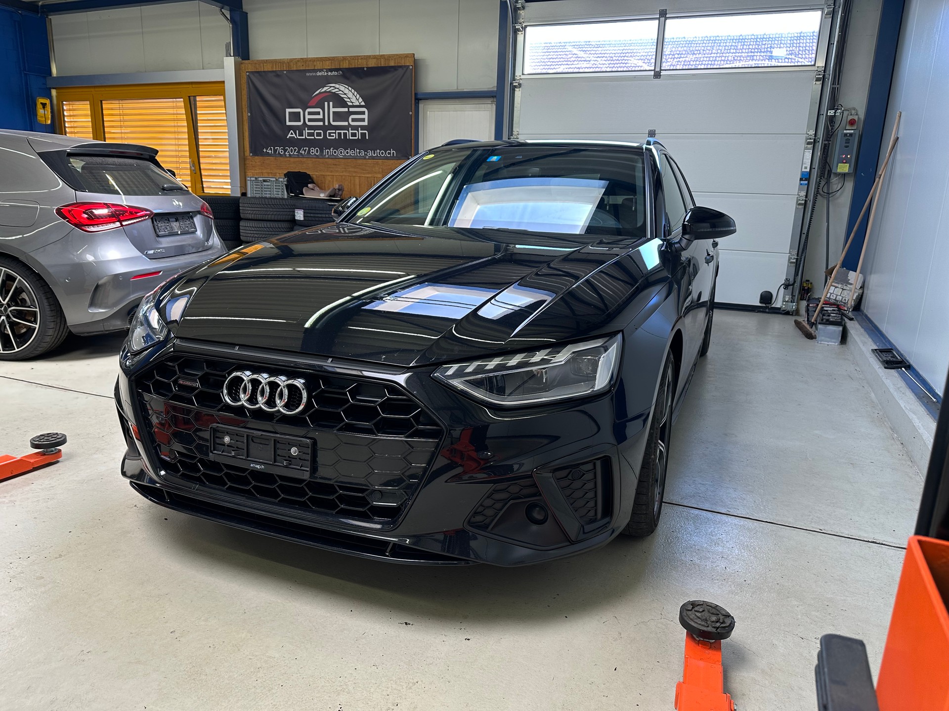 AUDI A4 Avant 40 TDI S line Attraction quattro S-tronic-image-2