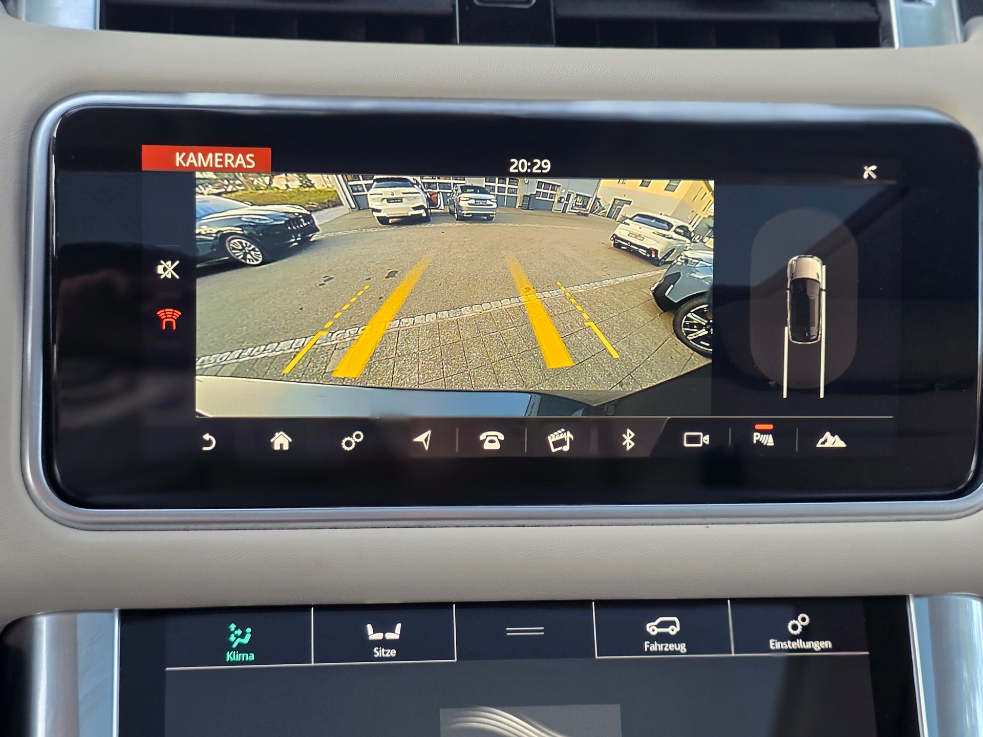 LAND ROVER Range Rover Sport P400e 2.0 I4 PHEV AB Dynamic ** AHNÄGERKUPPLUNG -ASSISTENZ PAKET PLUS - PANORAMA - KEYLESS - MERDIAN SOUND **-image-11