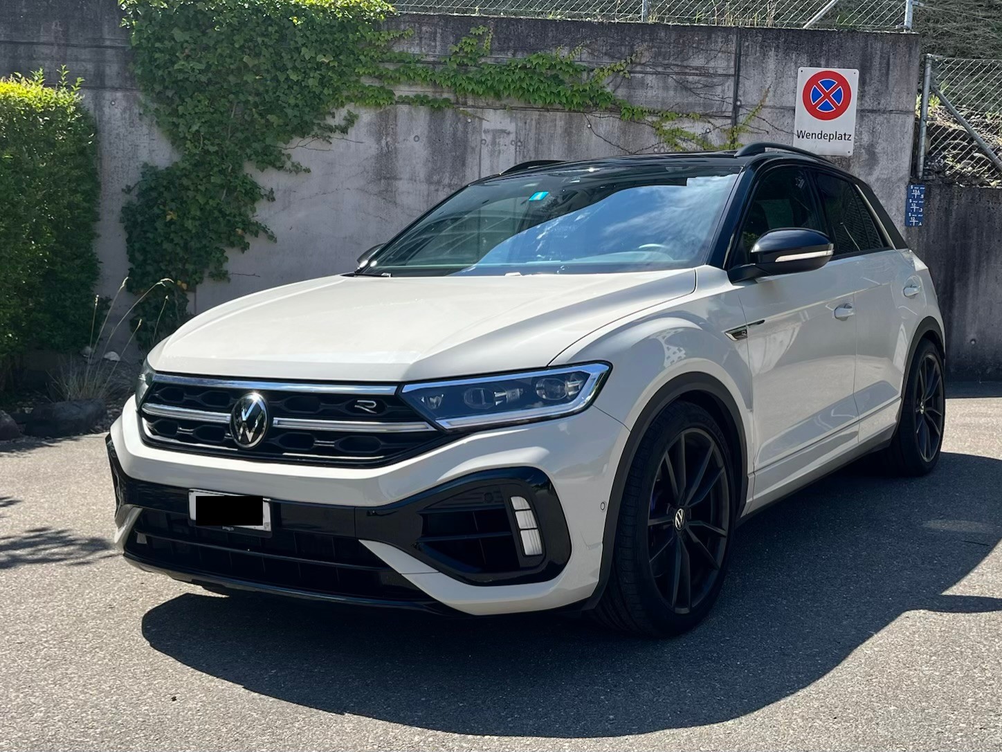 VW 2.0 TSI R DSG 4motion-image-1