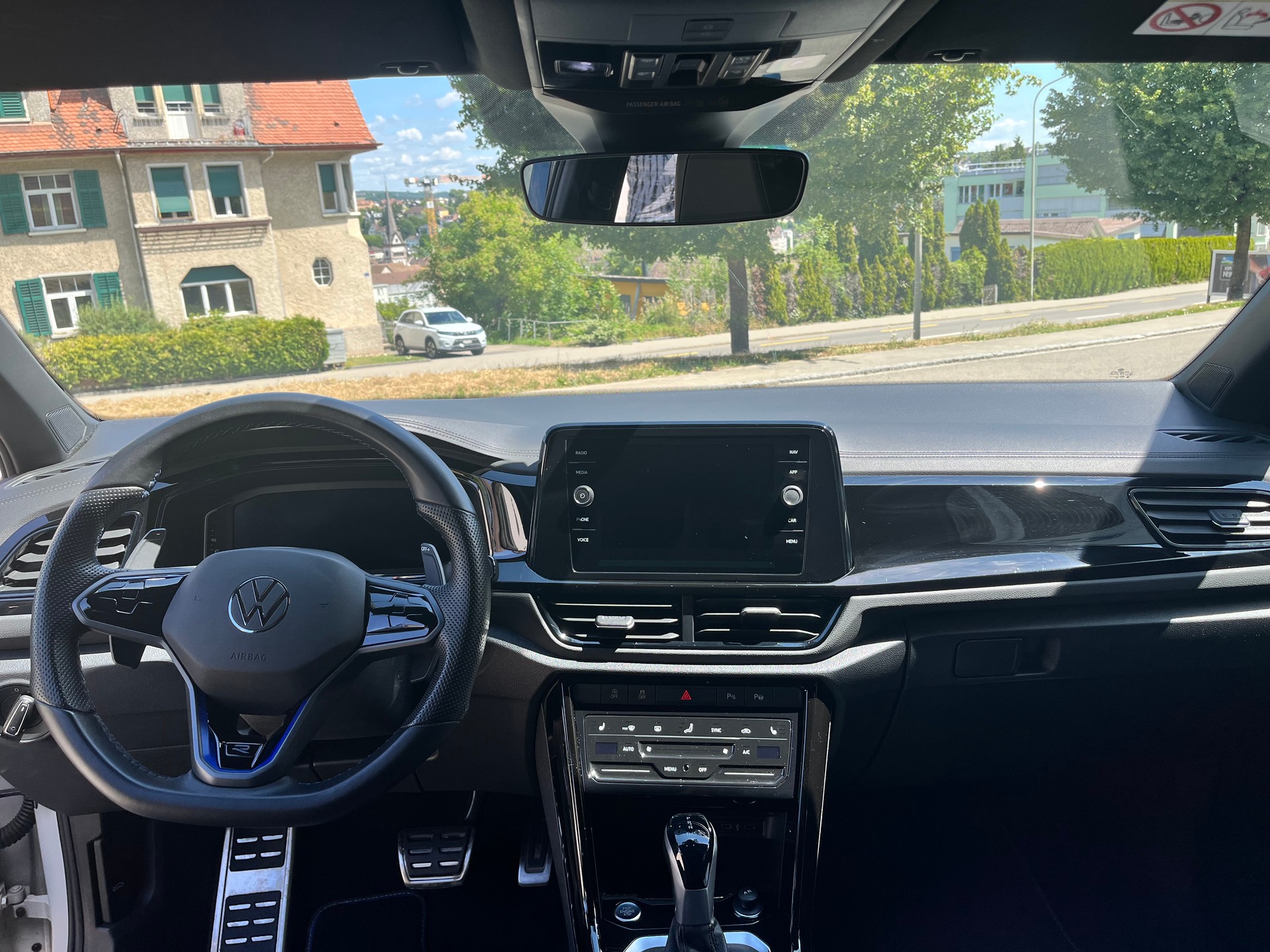 VW 2.0 TSI R DSG 4motion-image-2