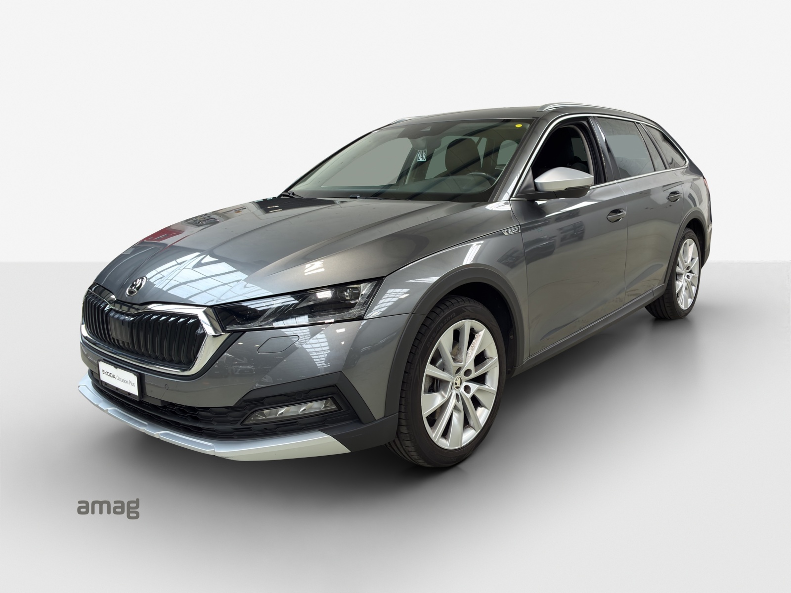 SKODA Octavia Combi 2.0 TDI DSG Scout 4x4-image-0