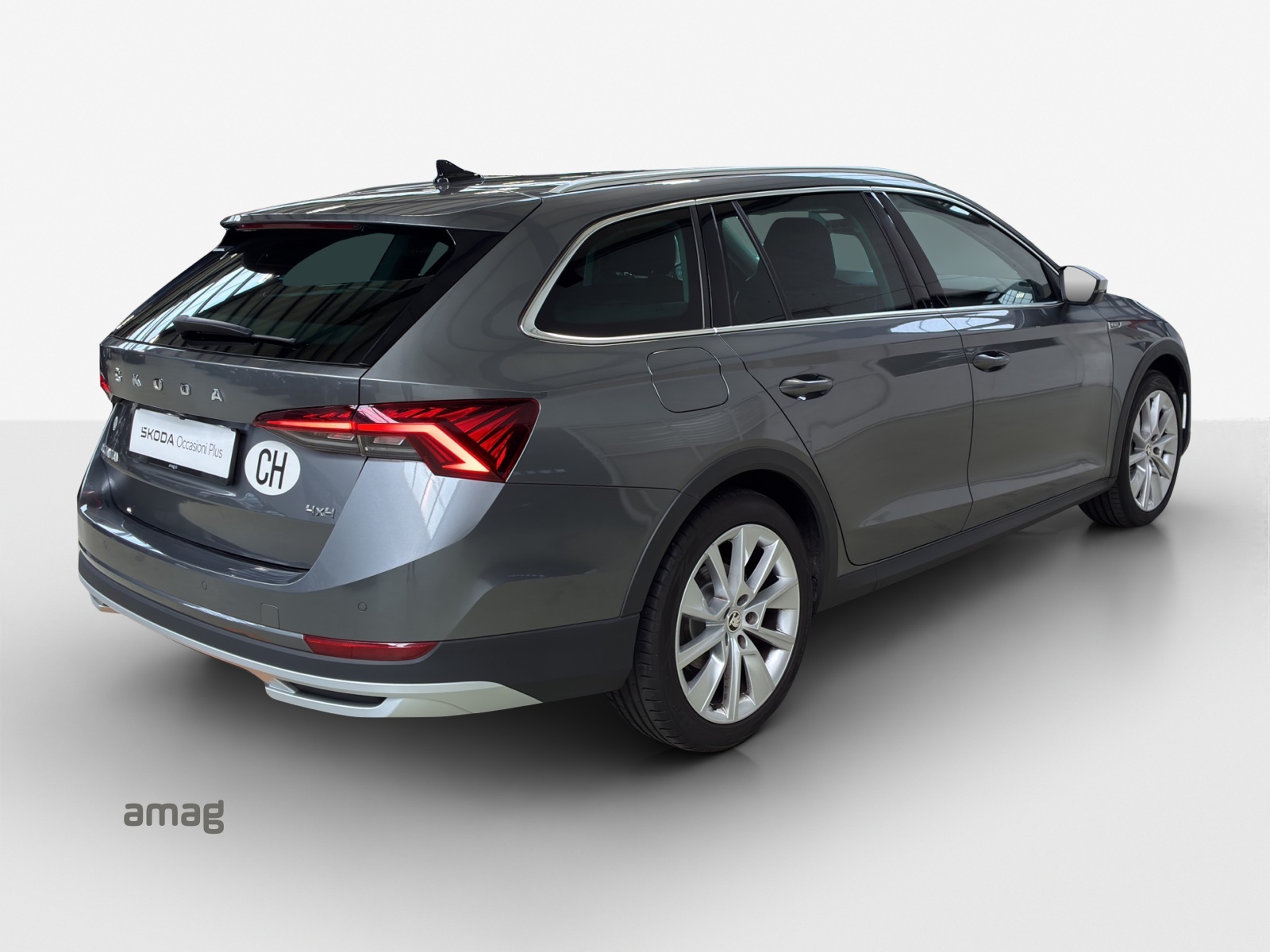 SKODA Octavia Combi 2.0 TDI DSG Scout 4x4-image-4