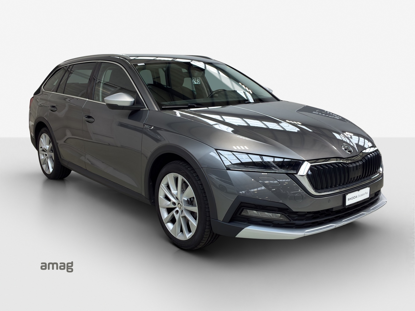 SKODA Octavia Combi 2.0 TDI DSG Scout 4x4-image-5