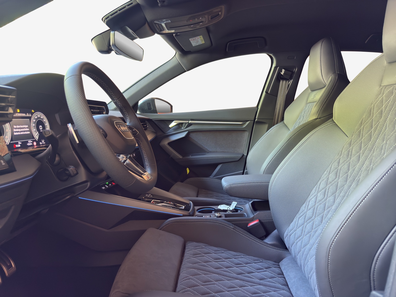 AUDI A3 Sportback TFSI e 200 kW S line S tronic-image-7
