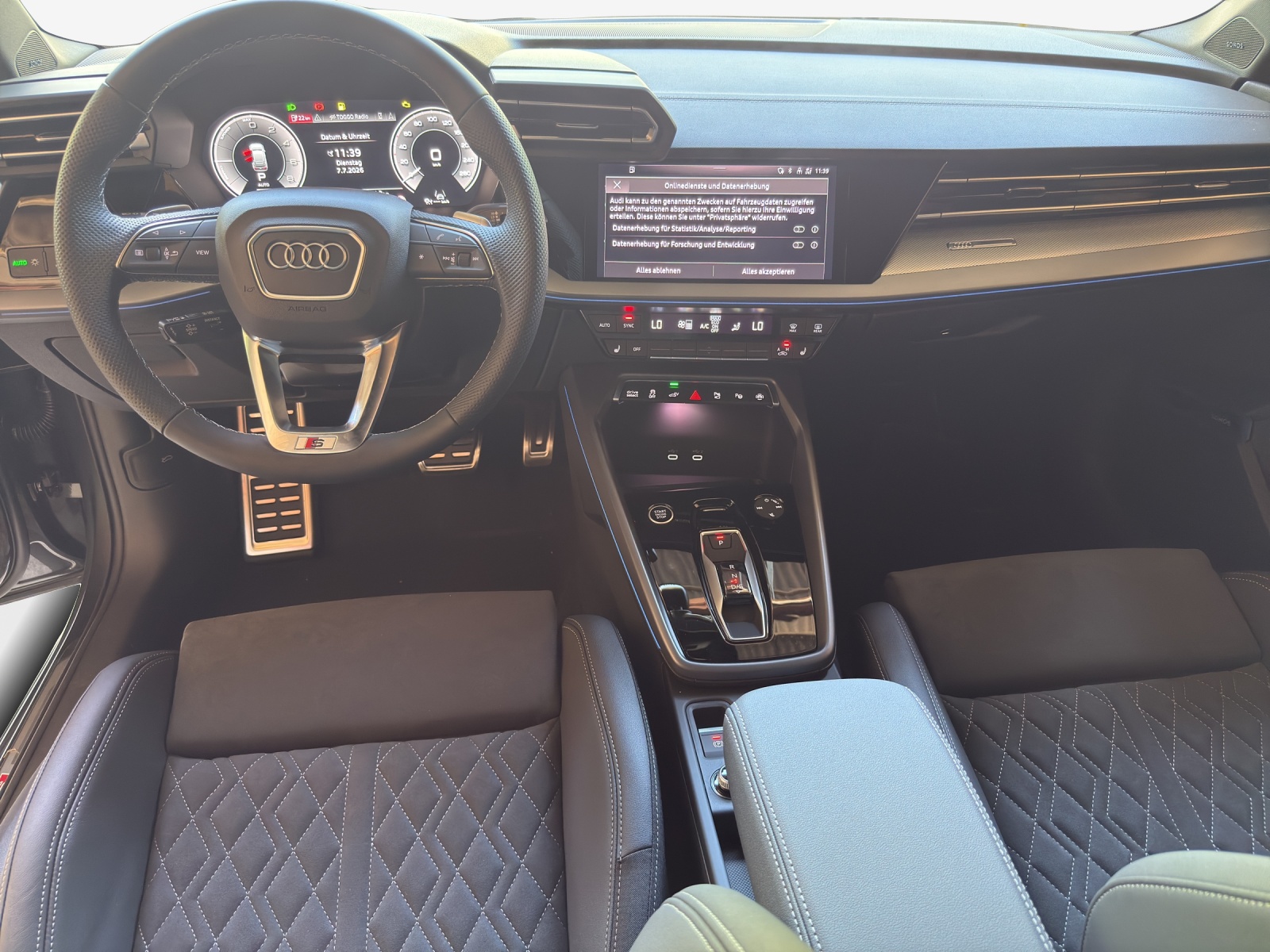 AUDI A3 Sportback TFSI e 200 kW S line S tronic-image-8