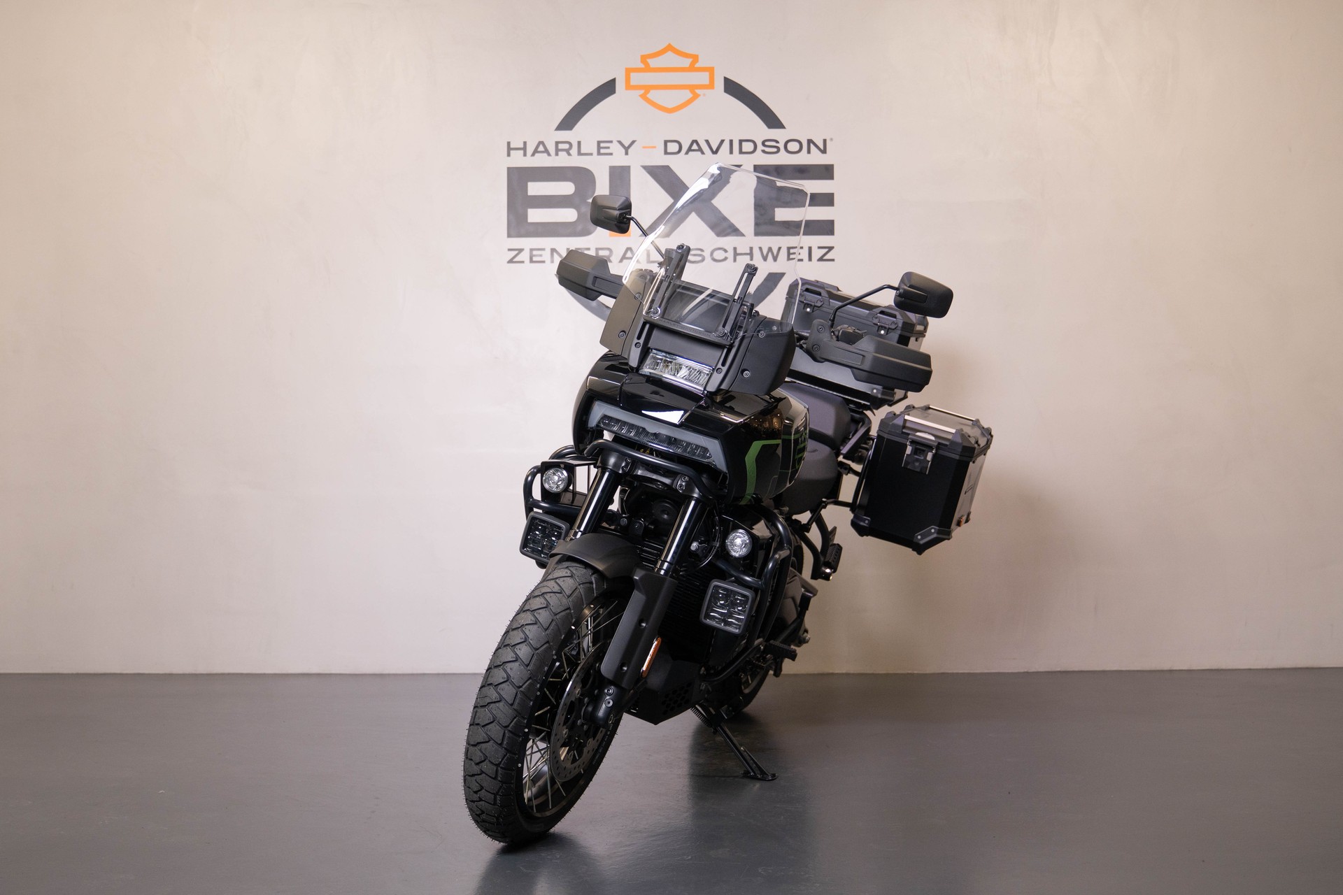 HARLEY-DAVIDSON RA1250L Pan America Limited-showroom-element-1