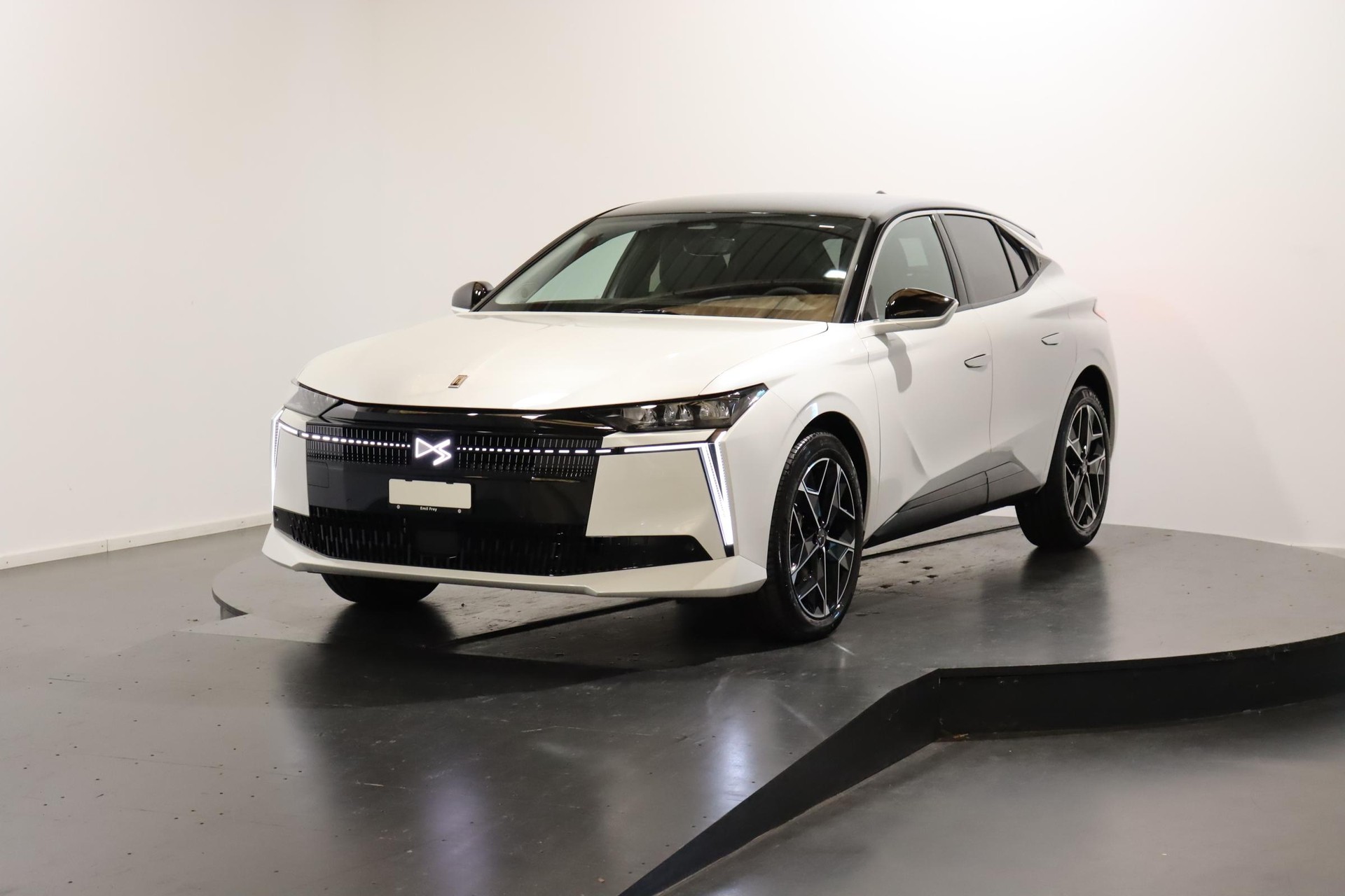 DS AUTOMOBILES No4 1.2 Hybrid Pallas