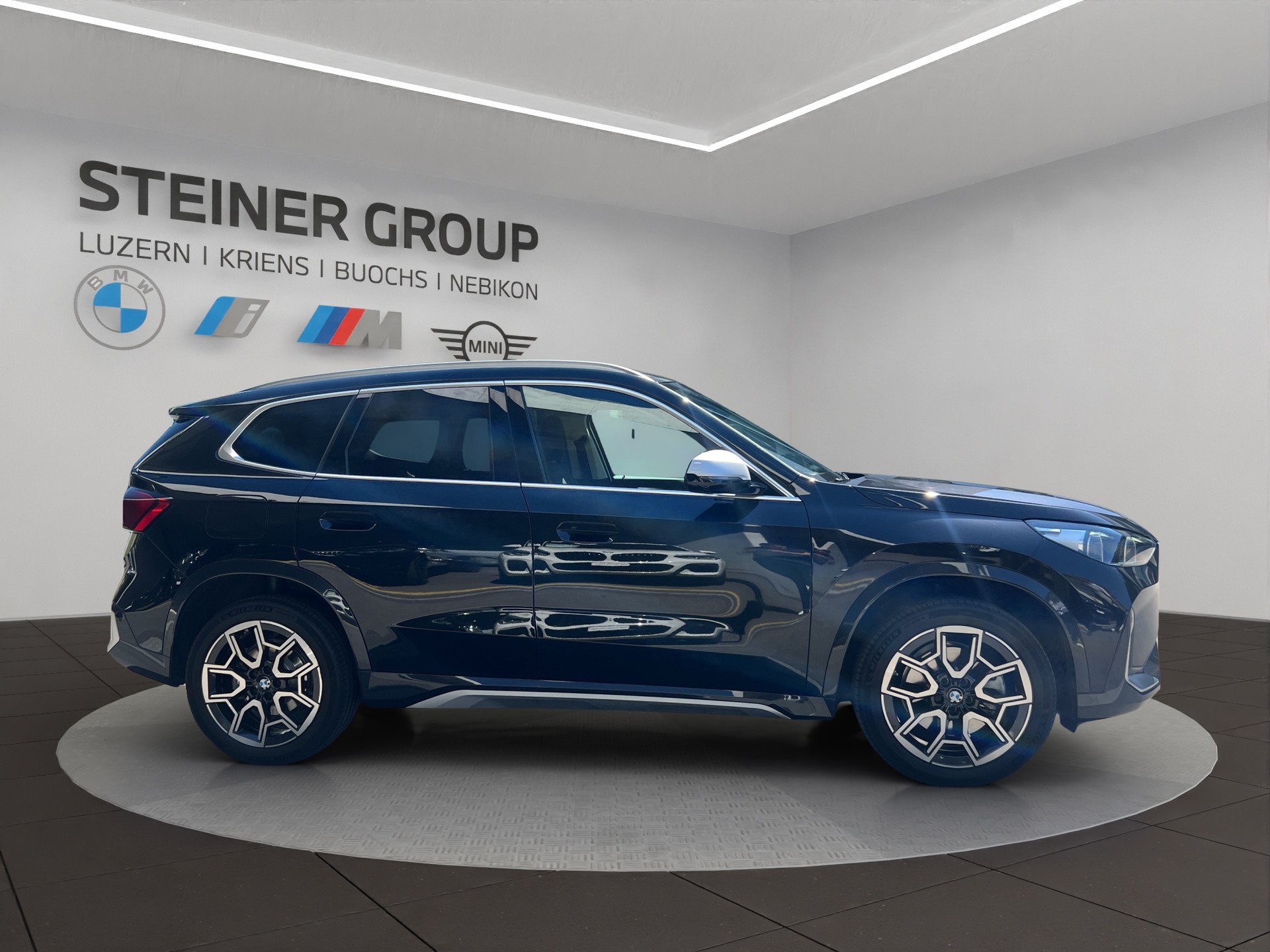 BMW X1 xDrive 23i 48V xLine-image-3