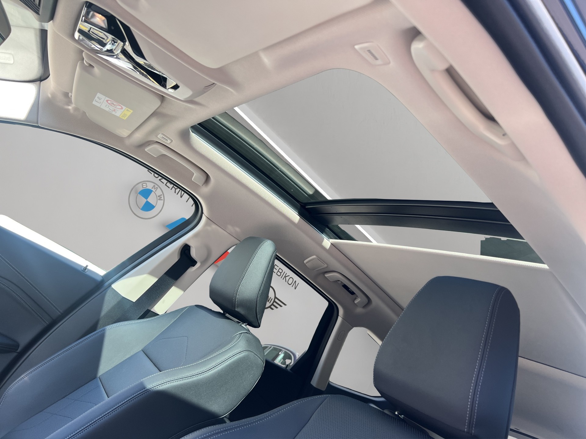 BMW X1 xDrive 23i 48V xLine-image-12