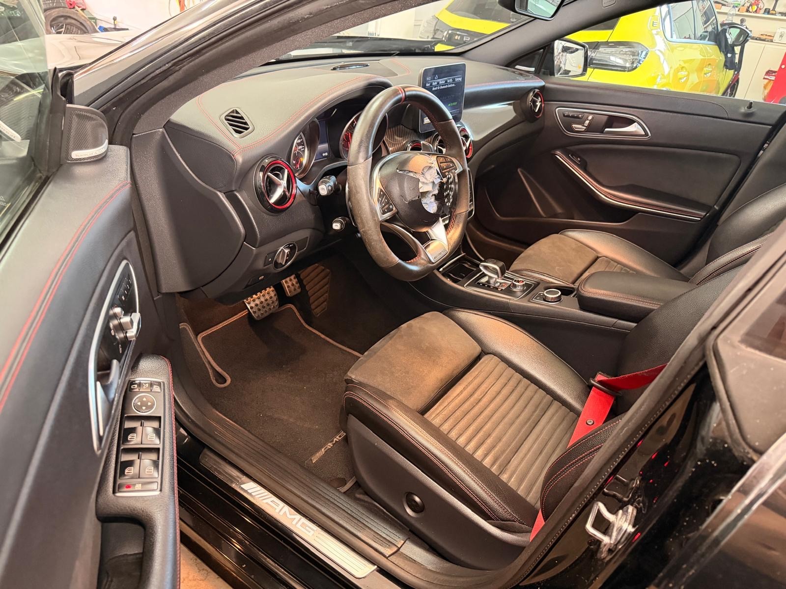 MERCEDES-BENZ CLA 45 AMG 4Matic Speedshift-image-9