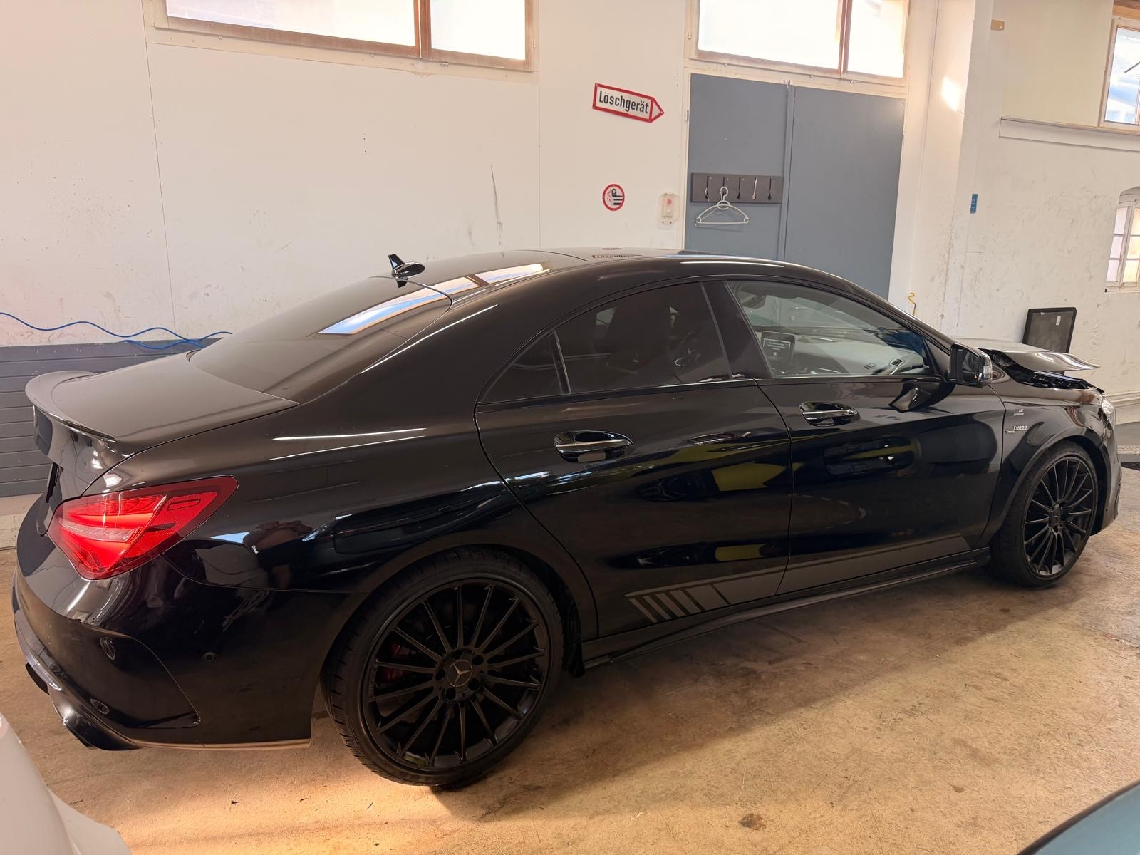 MERCEDES-BENZ CLA 45 AMG 4Matic Speedshift-image-2