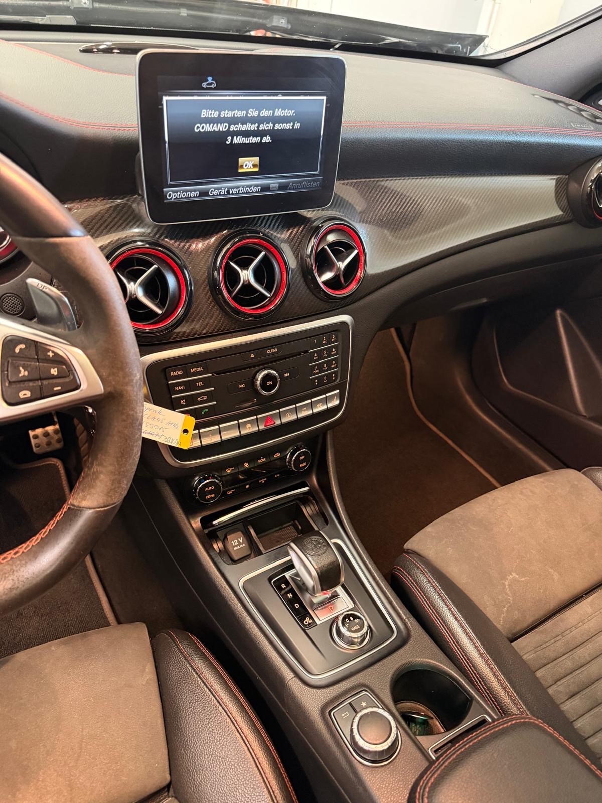 MERCEDES-BENZ CLA 45 AMG 4Matic Speedshift-image-14