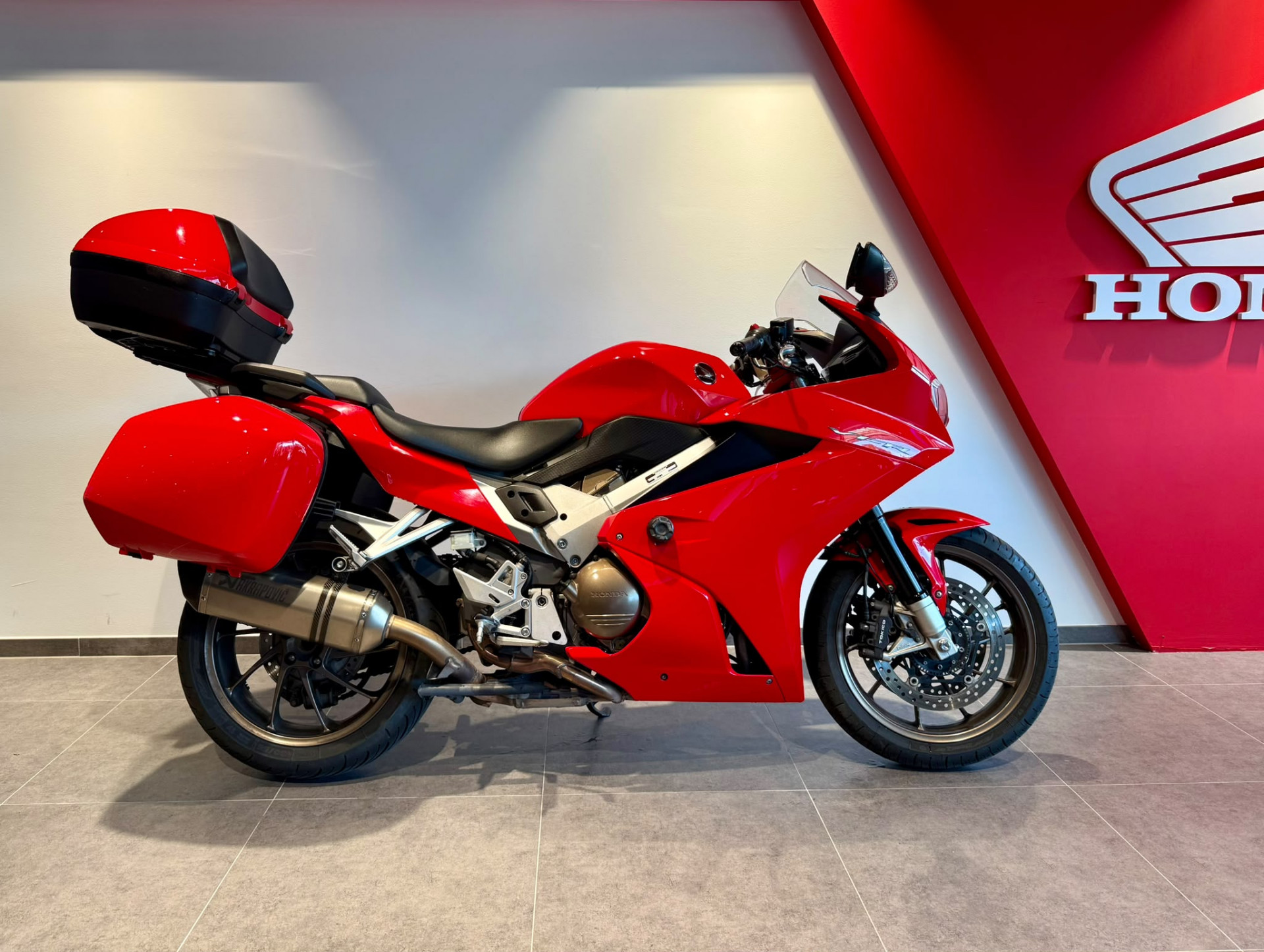 HONDA VFR 800 F-showroom-element-1