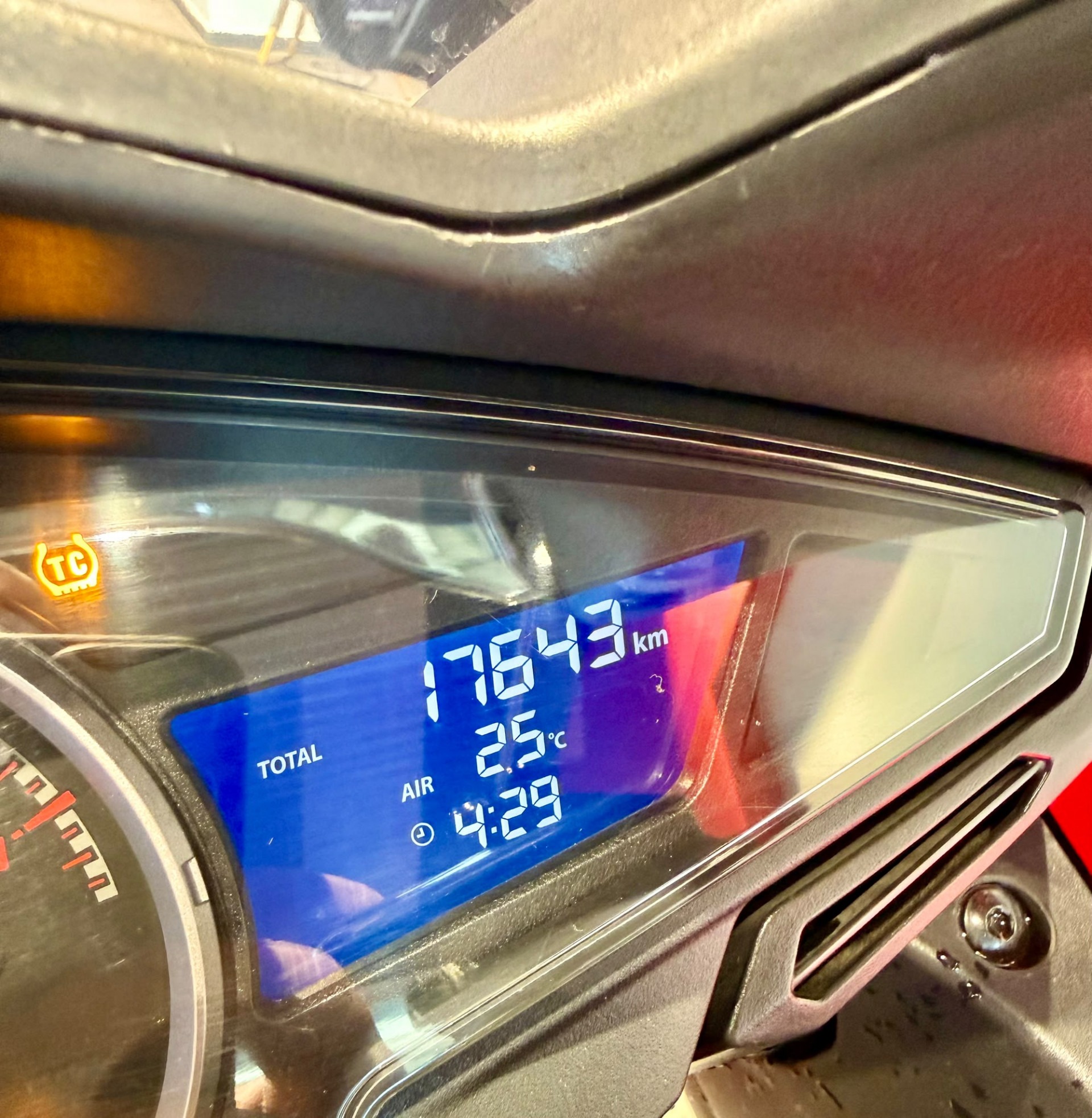 HONDA VFR 800 F-showroom-element-3