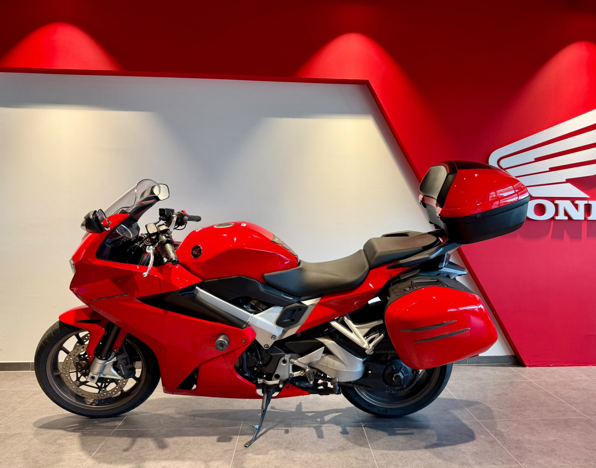 HONDA VFR 800 F-showroom-element-2