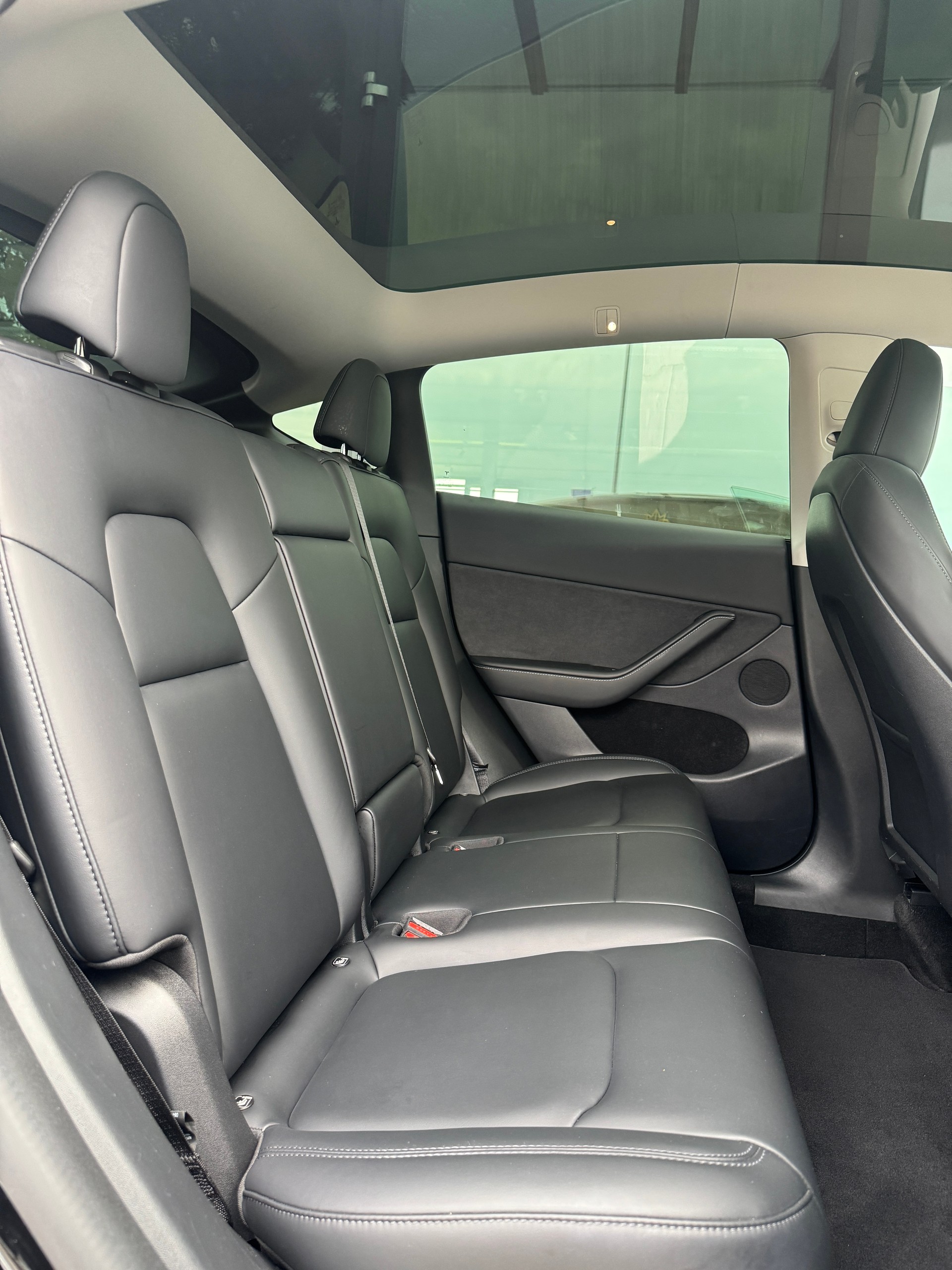 TESLA Model Y Performance / Enhanced Autopilot / AMD Ryzen-image-12