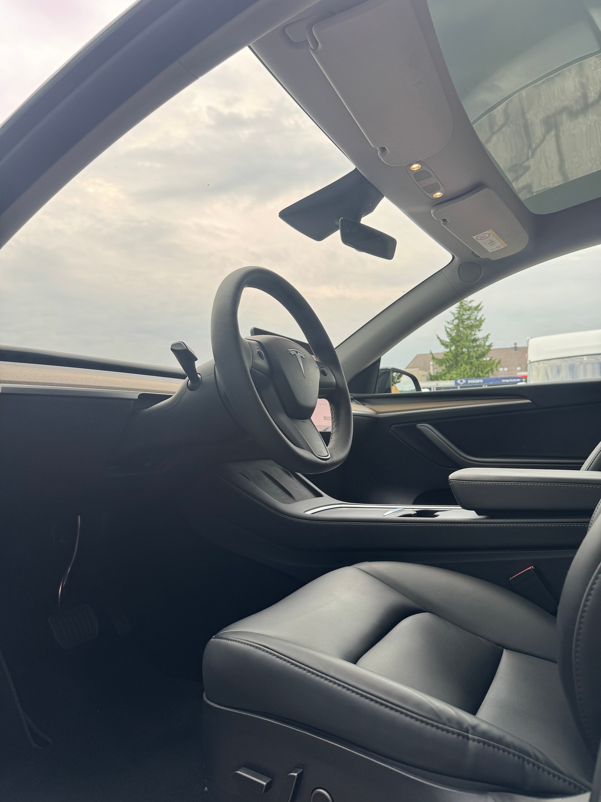TESLA Model Y Performance / Enhanced Autopilot / AMD Ryzen-image-10
