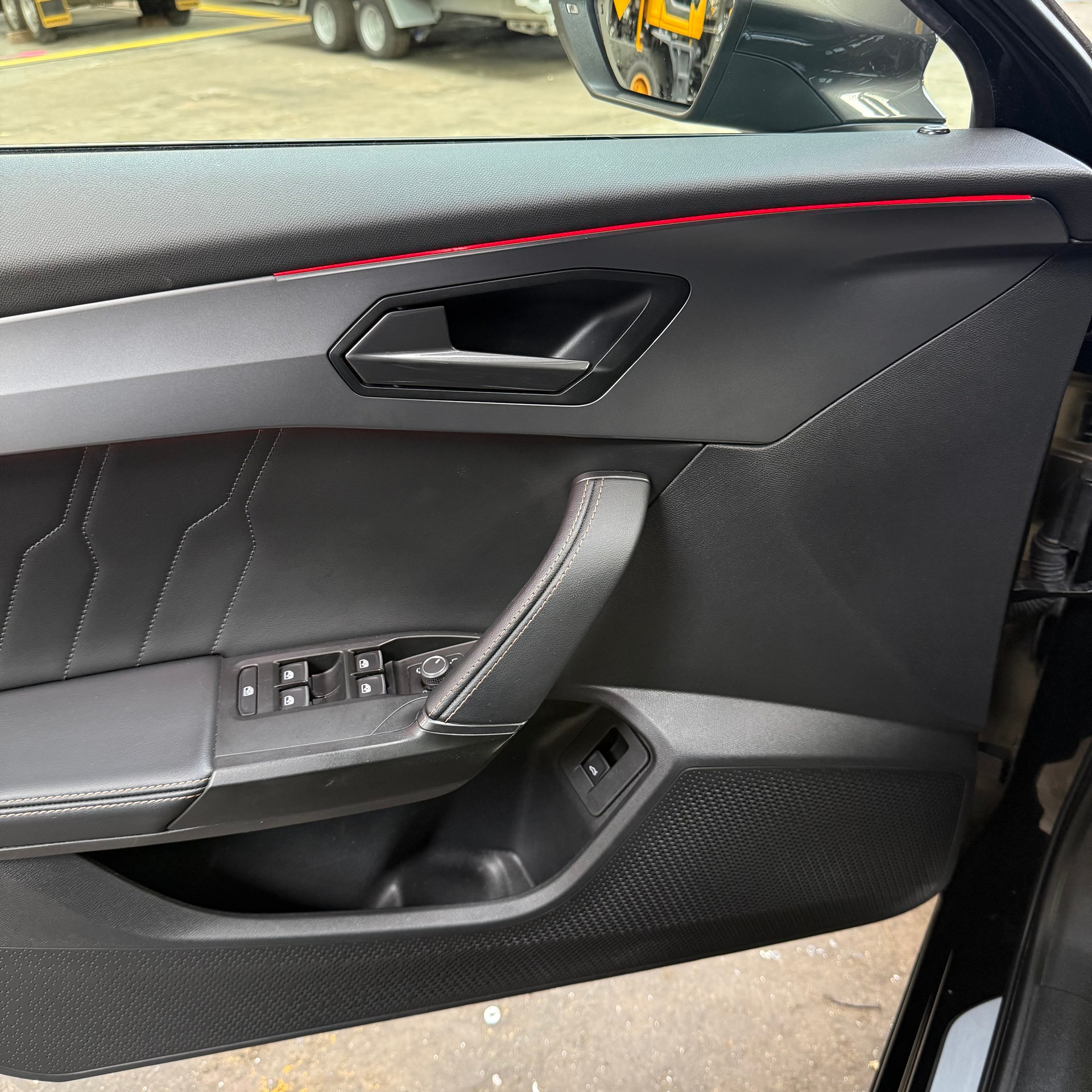 CUPRA Formentor 2.0TSI VZ 4Drive DSG Swiss *WERKSGARANTIE*-image-24